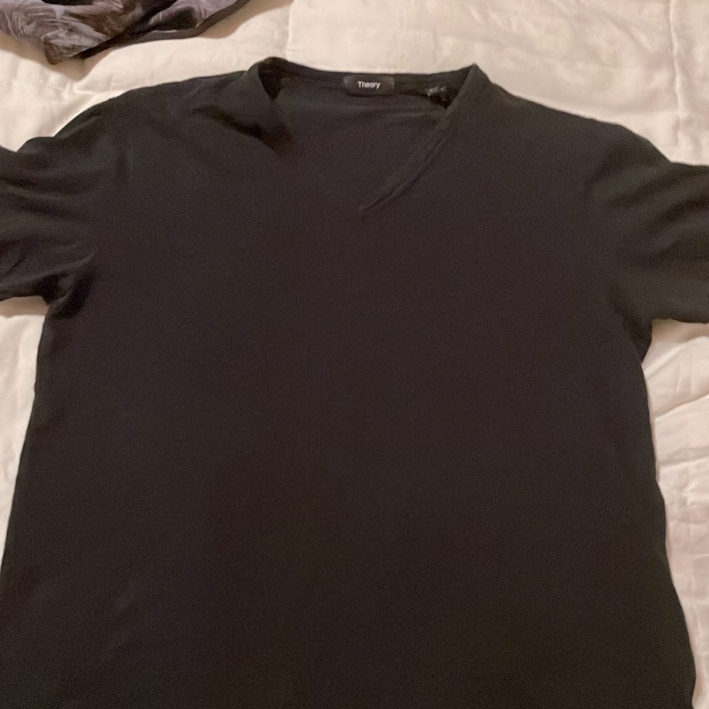 Theory black V Neck Tee